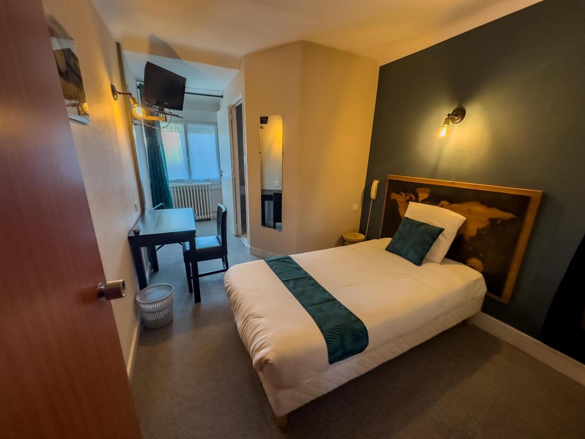 Logis Hotel Restaurant Des Voyageurs Tarnac Kültér fotó