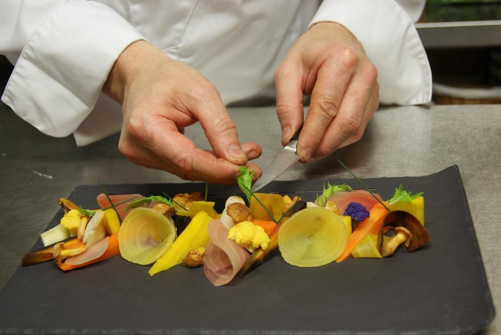 Logis Hotel Restaurant Des Voyageurs Tarnac Kültér fotó