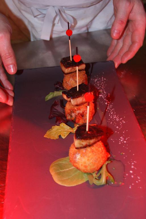 Logis Hotel Restaurant Des Voyageurs Tarnac Kültér fotó
