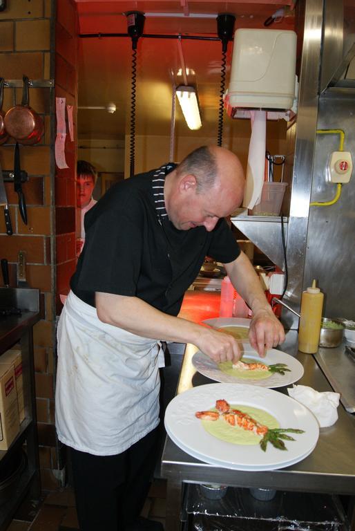 Logis Hotel Restaurant Des Voyageurs Tarnac Kültér fotó